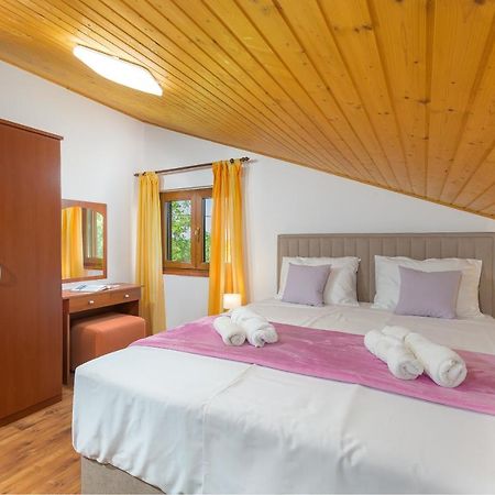 Villa Carla With Private Pool & Kids Playground - Pet Friendly Mutvoran 외부 사진