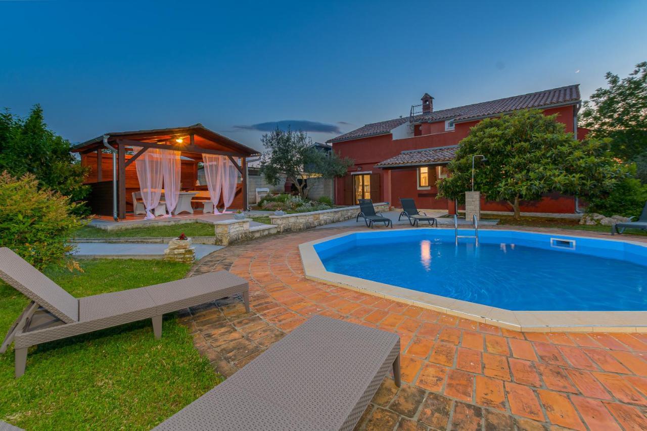 Villa Carla With Private Pool & Kids Playground - Pet Friendly Mutvoran 외부 사진