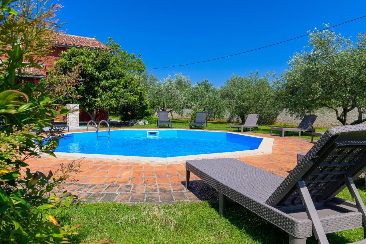 Villa Carla With Private Pool & Kids Playground - Pet Friendly Mutvoran 외부 사진