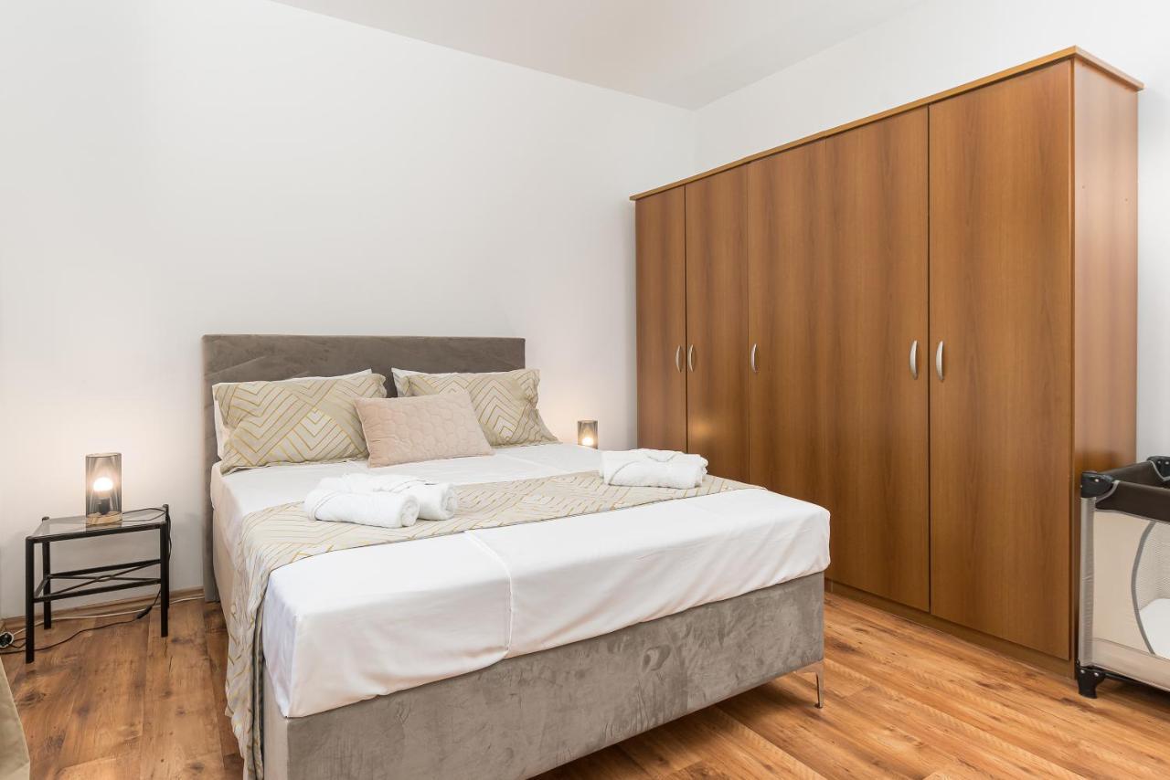 Villa Carla With Private Pool & Kids Playground - Pet Friendly Mutvoran 외부 사진