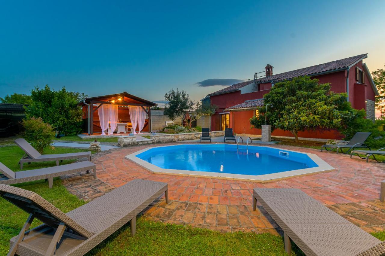Villa Carla With Private Pool & Kids Playground - Pet Friendly Mutvoran 외부 사진