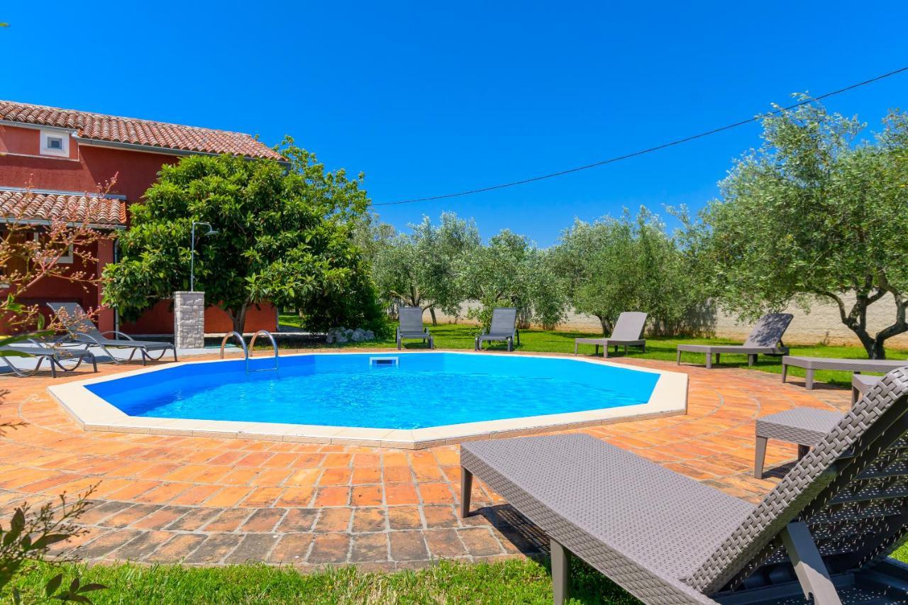 Villa Carla With Private Pool & Kids Playground - Pet Friendly Mutvoran 외부 사진