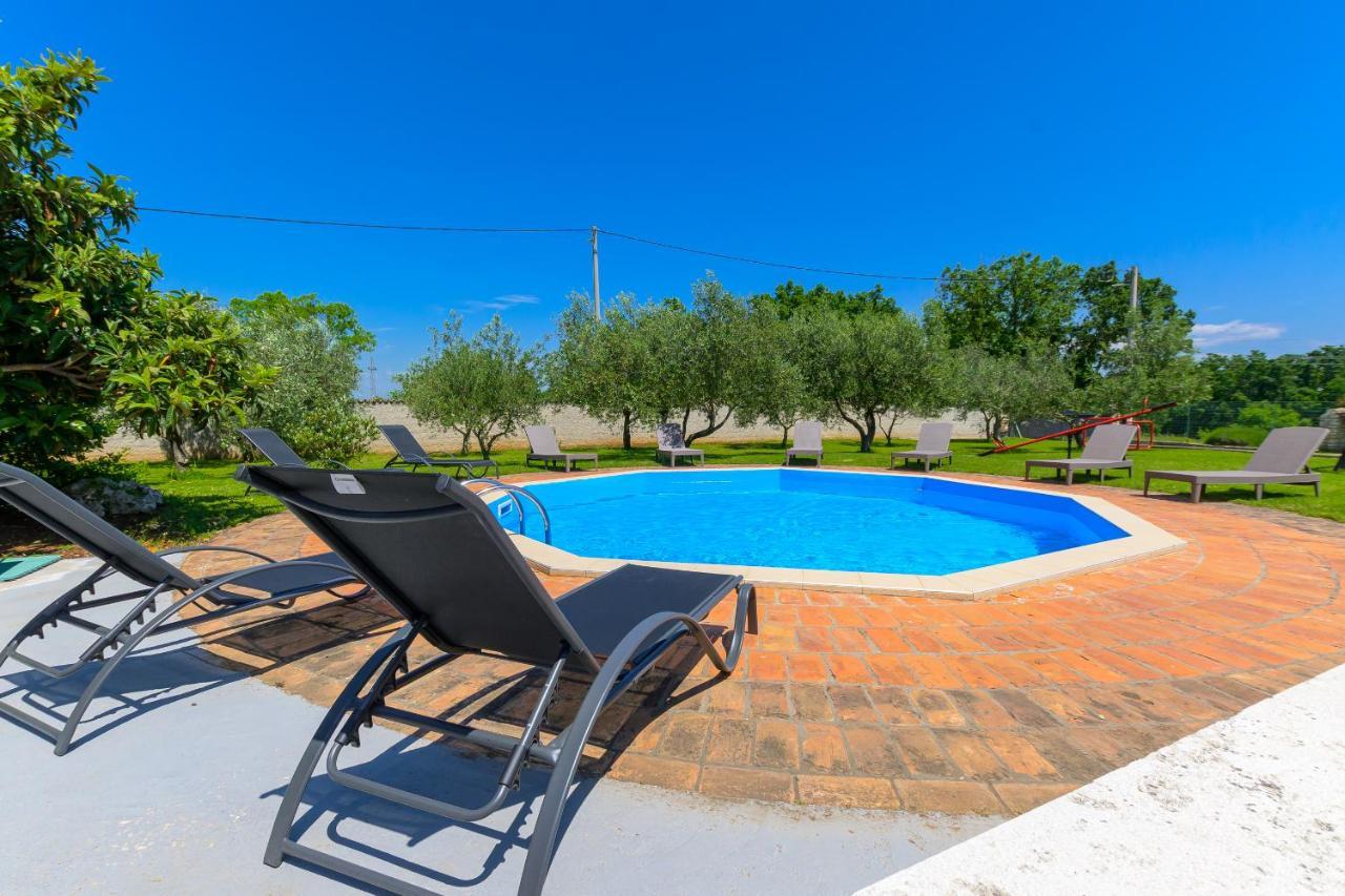 Villa Carla With Private Pool & Kids Playground - Pet Friendly Mutvoran 외부 사진
