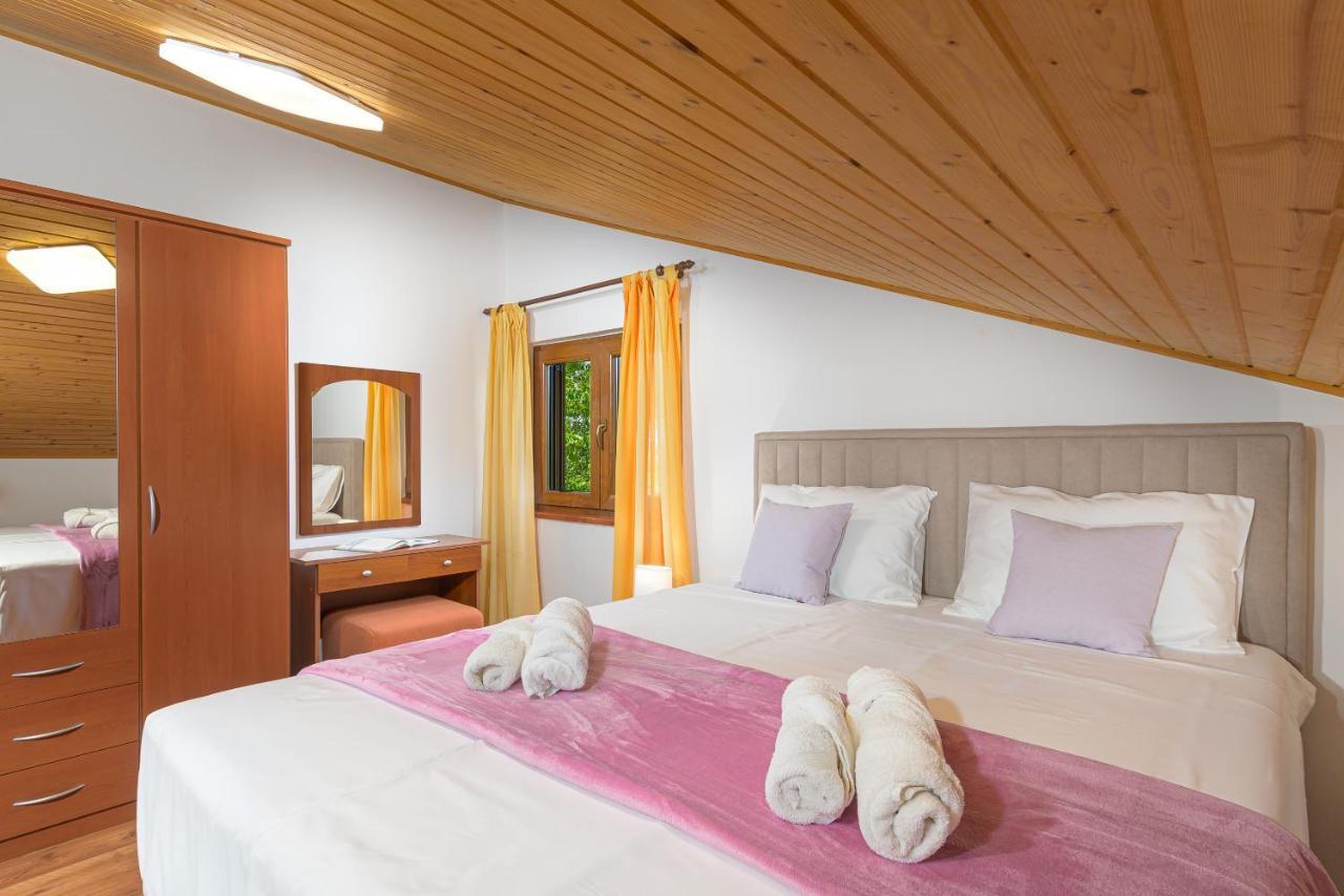 Villa Carla With Private Pool & Kids Playground - Pet Friendly Mutvoran 외부 사진